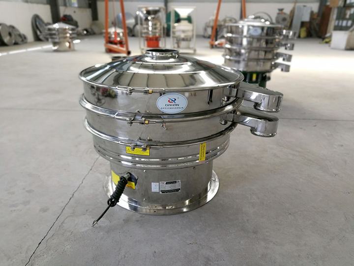 全不銹鋼振動篩整機采用不銹鋼拋光而成，干凈衛(wèi)生，可避免原料被污染